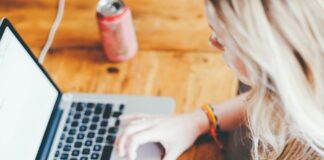 La DaD ha cambiato il modo di fare scuola. Vantaggi e svantaggi Vantaggi e svantaggi