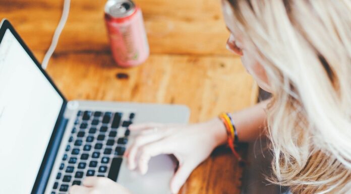 La DaD ha cambiato il modo di fare scuola. Vantaggi e svantaggi Vantaggi e svantaggi