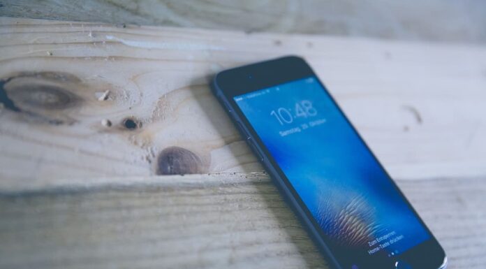 L’evoluzione dei dispositivi mobili: dal telefono cellulare allo smartphone evoluzione dispositivi mobili